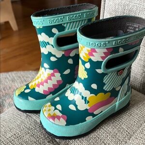 Bogs Blue Green and Yellow Rain Boots with Pull-On Handles Infant 5